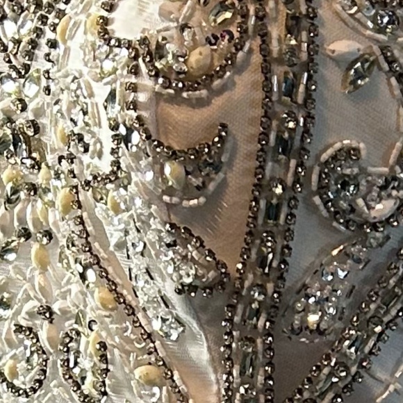 BEJEWELLED WHITE TUTU WEDDING GOWN US SIZE 6 - Picture 5 of 8